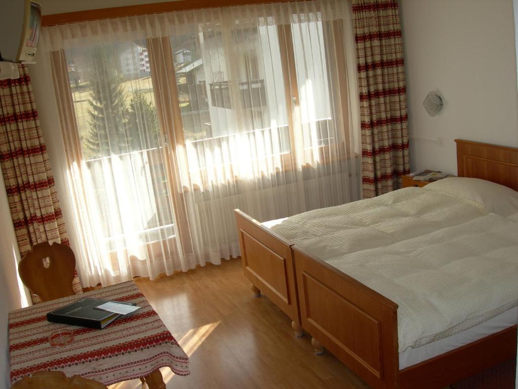 Hotel Adler Saas-Grund Zimmer foto