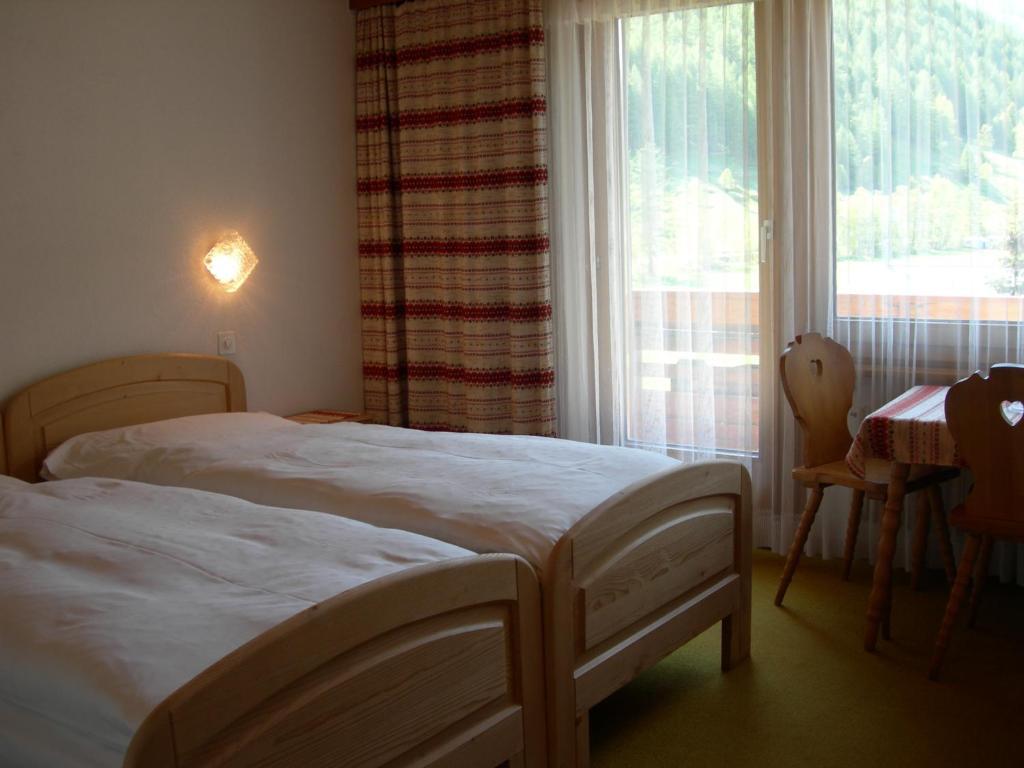 Hotel Adler Saas-Grund Zimmer foto